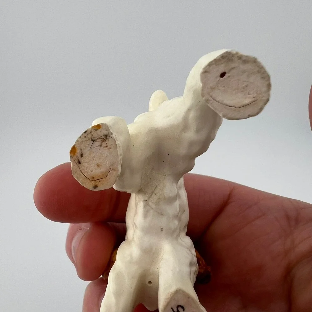 Vintage Cocker Spaniel Dog Figurine Newspaper Ceramic Pottery Japan Style